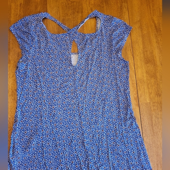Floral Blue Women's Top - Picture 2 of 4